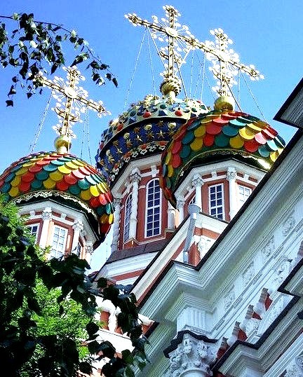 Colorful church domes in Nizhny Novgorod, Russia