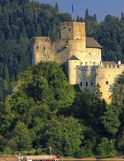 Niedzica Castle in Pieniny Mountains, Poland