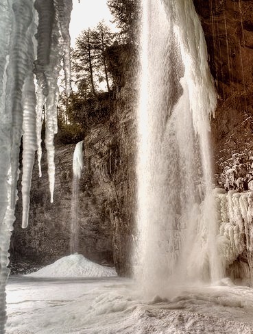 Frozen waterfalls in Fall Creek Falls State Park, Tennessee / USA